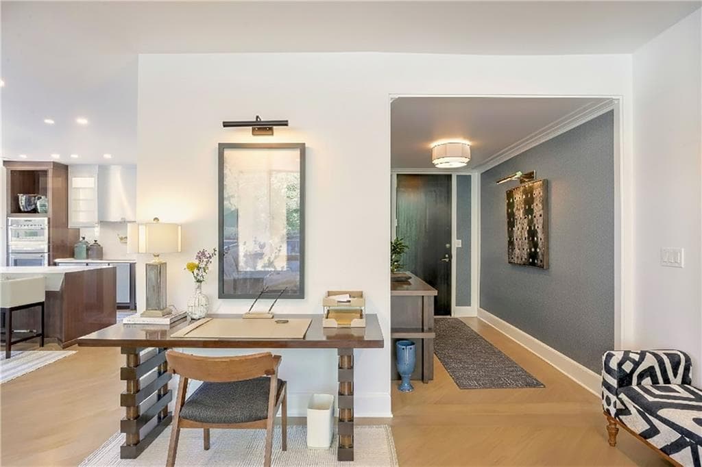 2 bedroom, 2 bathroom condominium for rent at 2575 Peachtree Road 7G, Atlanta, GA 30305 for $9,000 a month — photo 5