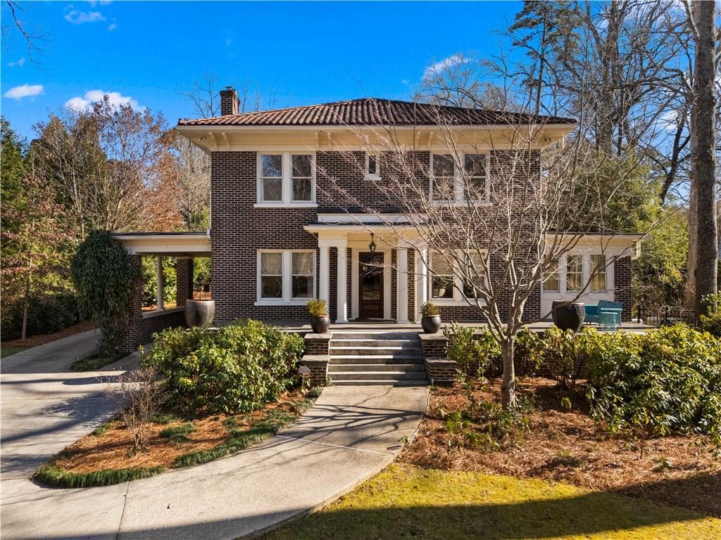 5 bedroom, 4 bathroom, 4,110 sq ft single family residence for rent at 979 Springdale Road, Atlanta, GA 30306 for $15,000 a month — photo 2