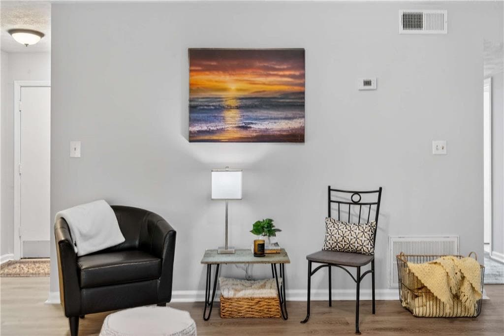 2 bedroom, 1 bathroom, 1,040 sq ft condominium for sale at 2396 Lawrenceville Highway G, Decatur, GA 30033 — photo 9