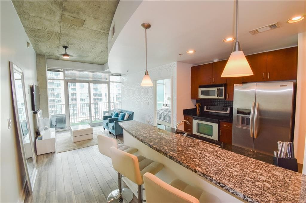 1 bedroom, 1 bathroom, 779 sq ft condominium for sale at 250 Pharr Road 1103, Atlanta, GA 30305