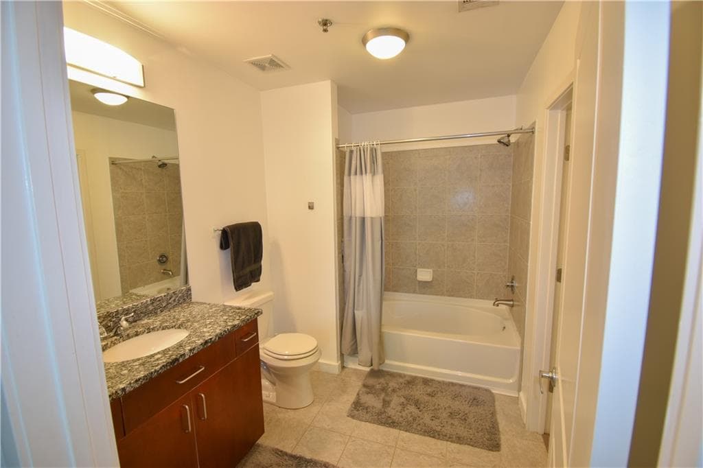 1 bedroom, 1 bathroom, 779 sq ft condominium for sale at 250 Pharr Road 1103, Atlanta, GA 30305 — photo 9