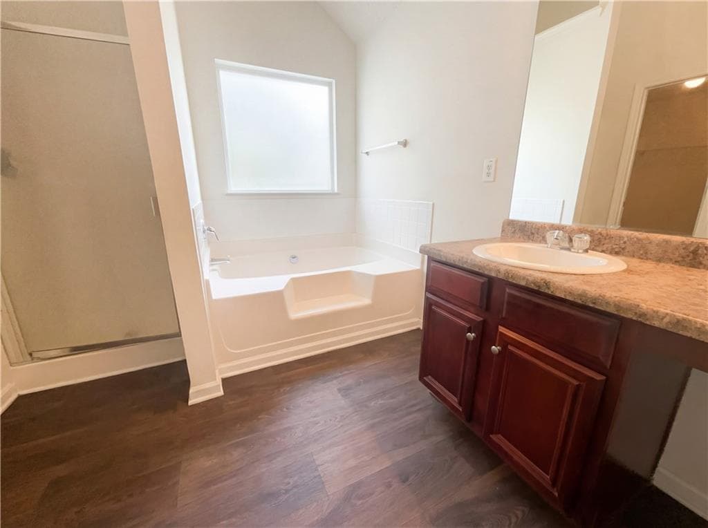 3 bedroom, 3 bathroom, 1,922 sq ft single family residence under contract at 1630 Tigris Court, Atlanta, GA 30349 — photo 6