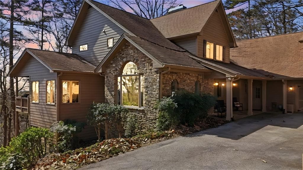 4 bedroom, 5 bathroom, 5,811 sq ft single family residence for sale at 815 Shetland Trace, Big Canoe, GA 30143