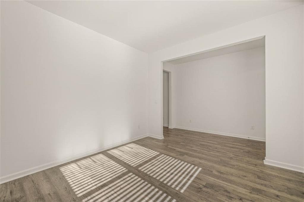 5 bedroom, 3 bathroom, 2,511 sq ft single family residence for sale at 408 Teamon Pointe Drive, Griffin, GA 30223 — photo 5