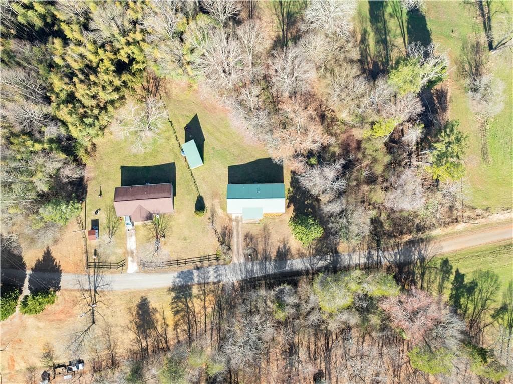 3 bedroom, 1 bathroom, 1,113 sq ft single family residence for sale at 431 Clover Leaf Road, Cleveland, GA 30528 — photo 3