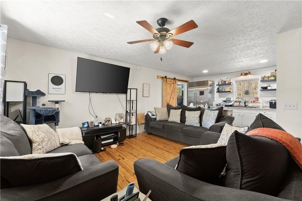 3 bedroom, 1 bathroom, 1,113 sq ft single family residence for sale at 431 Clover Leaf Road, Cleveland, GA 30528 — photo 5