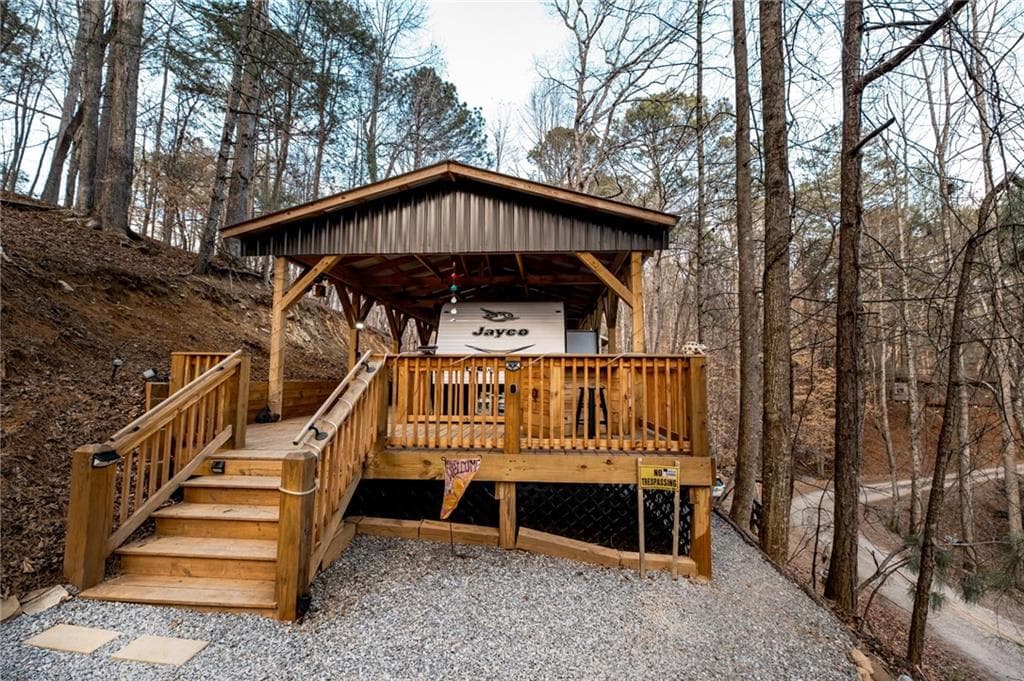 1 bedroom, 1 bathroom, 5,062 sq ft single family residence for sale at 107 23rd Street, Ellijay, GA 30540 — photo 1 of 43