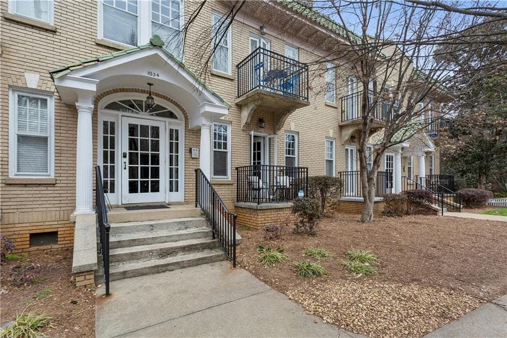 1 bedroom, 1 bathroom, 750 sq ft condominium sold at 1034 Virginia Avenue 6, Atlanta, GA 30306