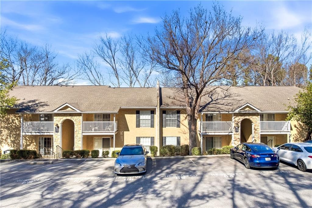 2 bedroom, 2 bathroom, 980 sq ft condominium sold at 2955 Seven Pines Lane 208, Atlanta, GA 30339