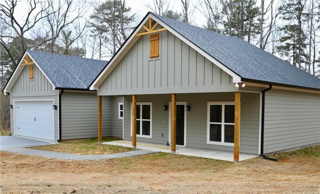 110 Kings Crossing Drive
