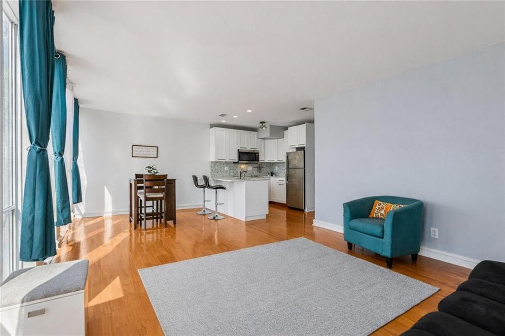 2 bedroom, 2 bathroom, 1,008 sq ft condominium sold at 287 14th Street 17, Atlanta, GA 30318