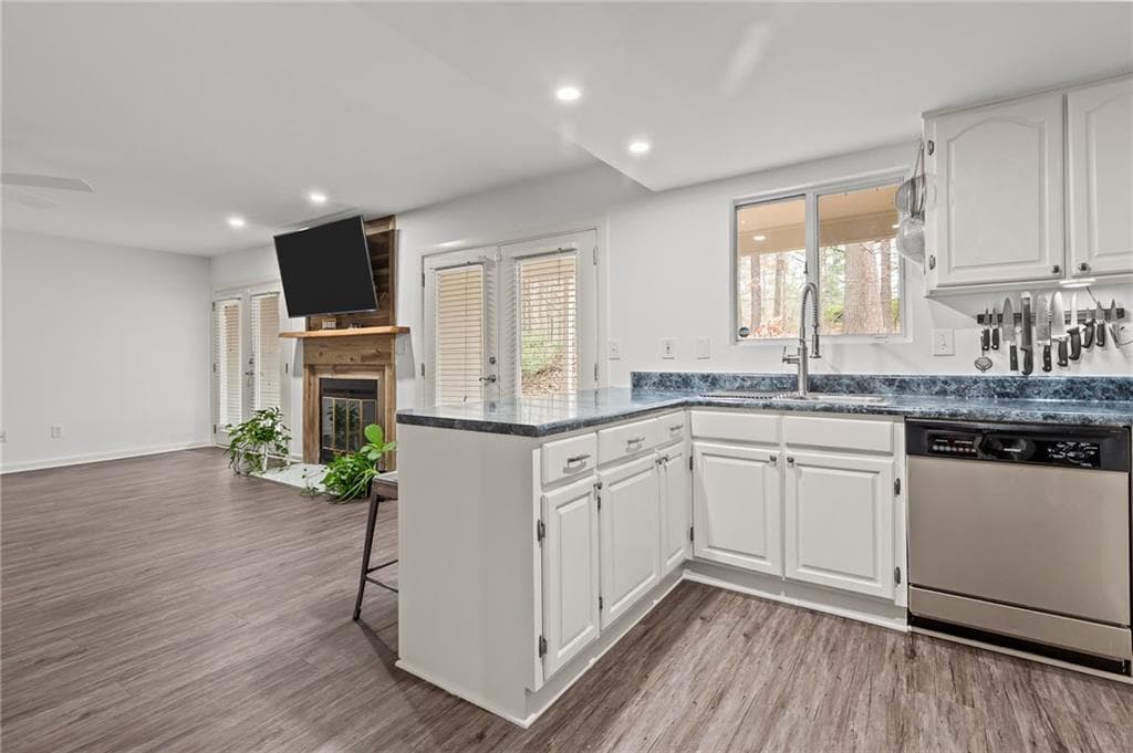 2 bedroom, 2 bathroom, 1,250 sq ft condominium under contract at 23 Fair Haven Way, Smyrna, GA 30080 — photo 4