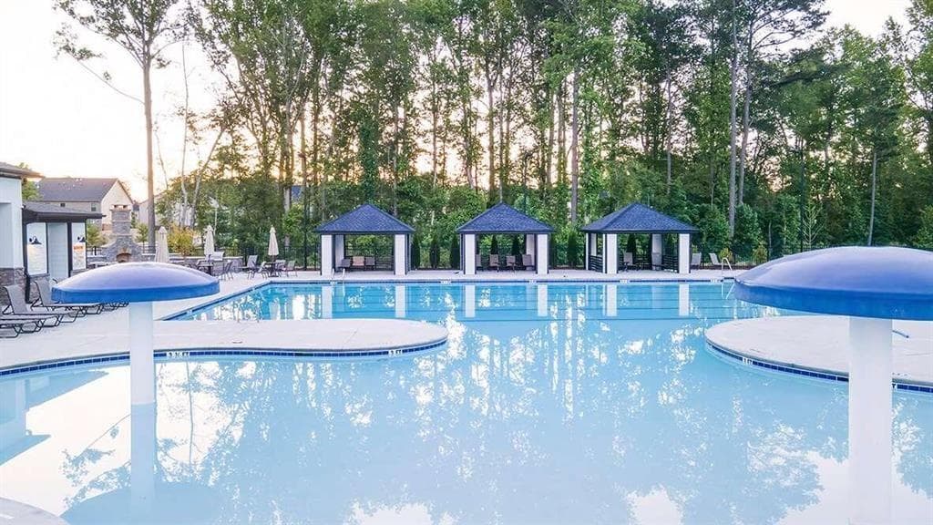5 bedroom, 3 bathroom, 3,216 sq ft single family residence for sale at 211 Sandy Oak Drive, Loganville, GA 30052 — photo 3