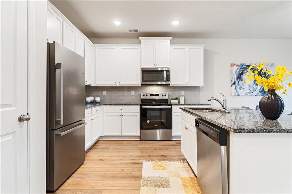3 bedroom, 3 bathroom, 1,804 sq ft townhouse for sale at 2824 Saratoga Lake View, Decatur, GA 30034 — photo 5