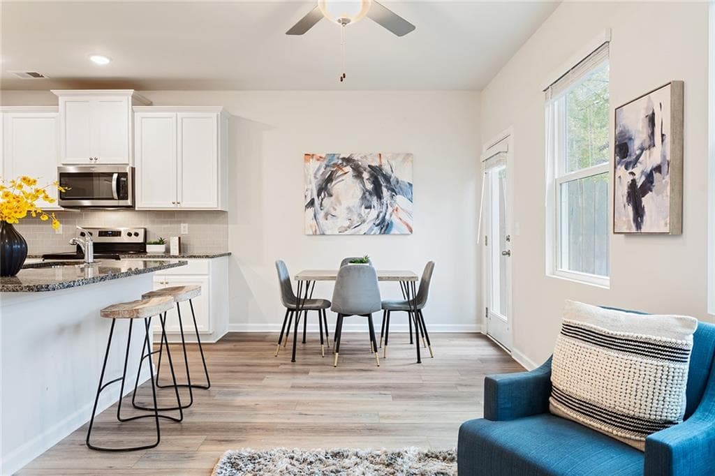 3 bedroom, 3 bathroom, 1,804 sq ft townhouse for sale at 2824 Saratoga Lake View, Decatur, GA 30034 — photo 7