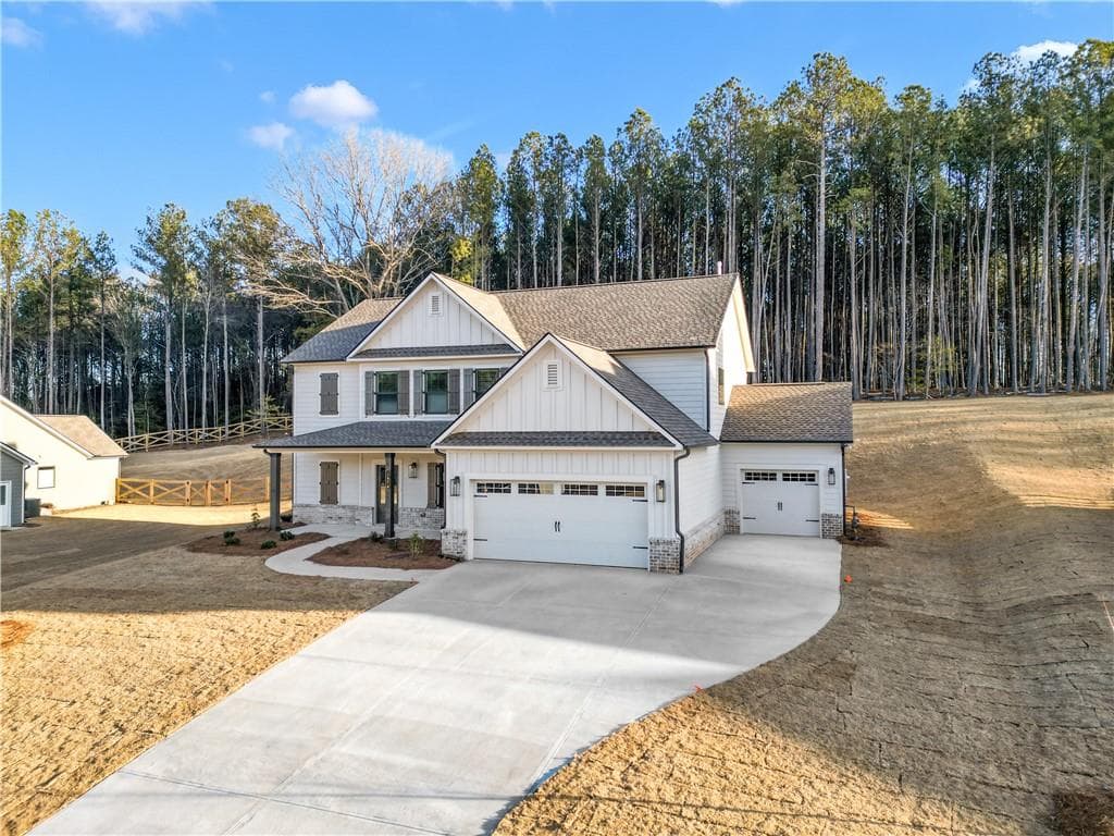 4 bedroom, 3 bathroom, 2,904 sq ft single family residence for sale at 1175 Cherry Bark Court, Loganville, GA 30052 — photo 2