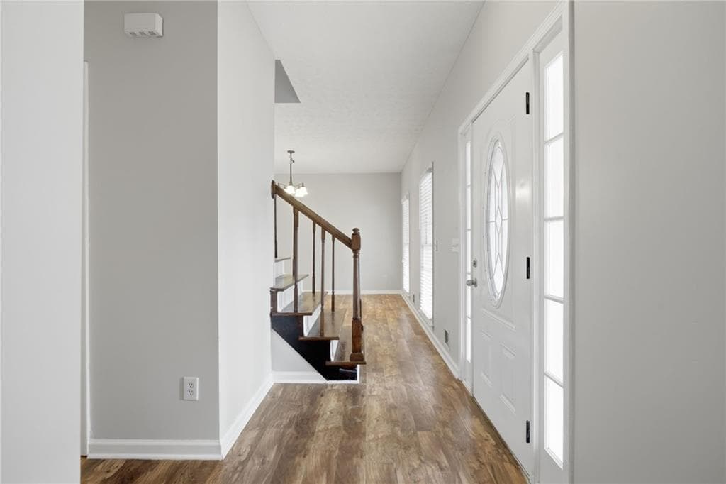 3 bedroom, 3 bathroom, 2,592 sq ft single family residence for sale at 7285 Wyngate Drive, Cumming, GA 30040 — photo 6