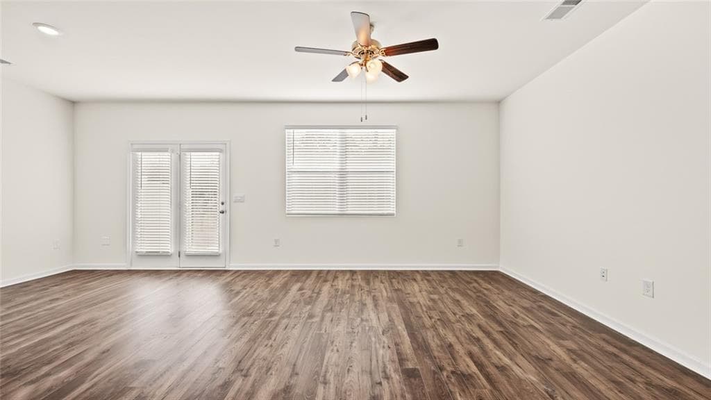 3 bedroom, 3 bathroom, 1,858 sq ft townhouse under contract at 1410 Gray Branch Drive, Lawrenceville, GA 30045 — photo 6