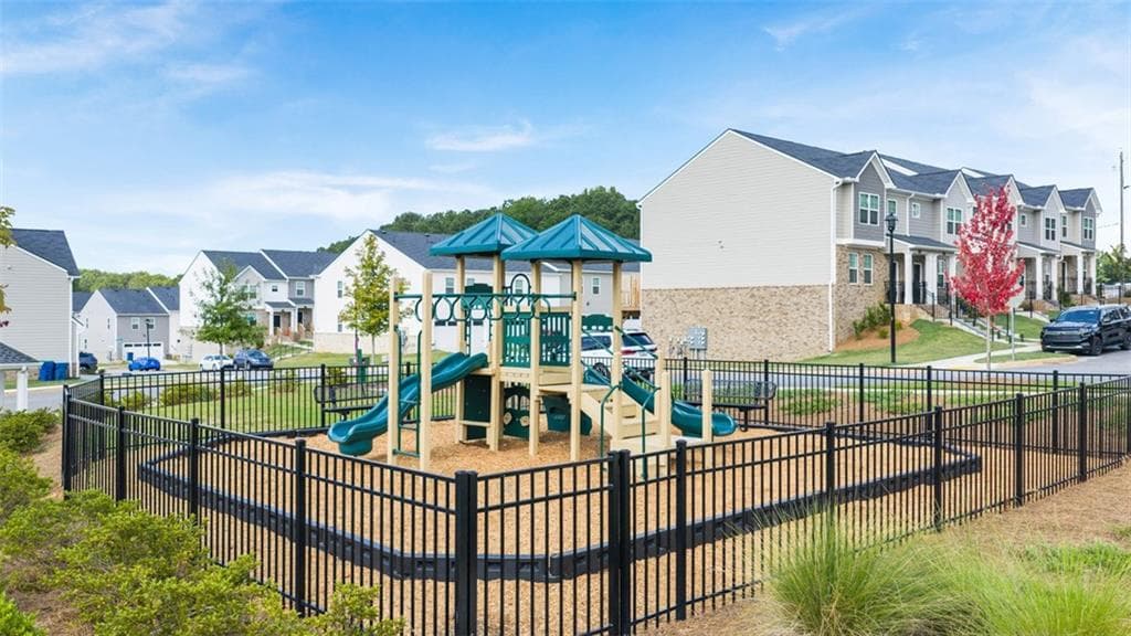 3 bedroom, 3 bathroom, 1,858 sq ft townhouse under contract at 1410 Gray Branch Drive, Lawrenceville, GA 30045 — photo 4