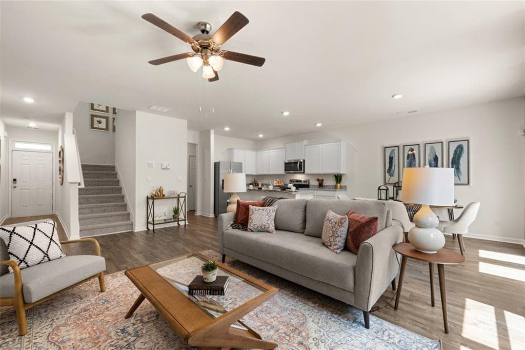 3 bedroom, 3 bathroom, 1,866 sq ft townhouse for sale at 1408 Gray Branch Drive, Lawrenceville, GA 30045 — photo 8