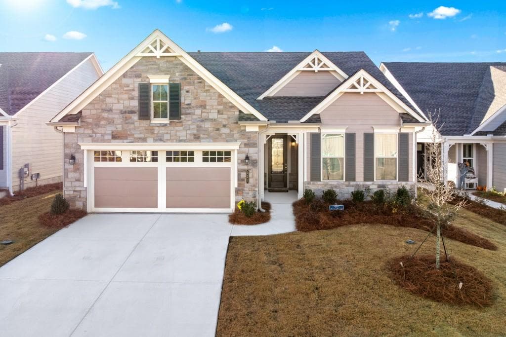 2 bedroom, 2 bathroom, 2,027 sq ft single family residence for sale at 321 Bear Way, Hoschton, GA 30548 — photo 2