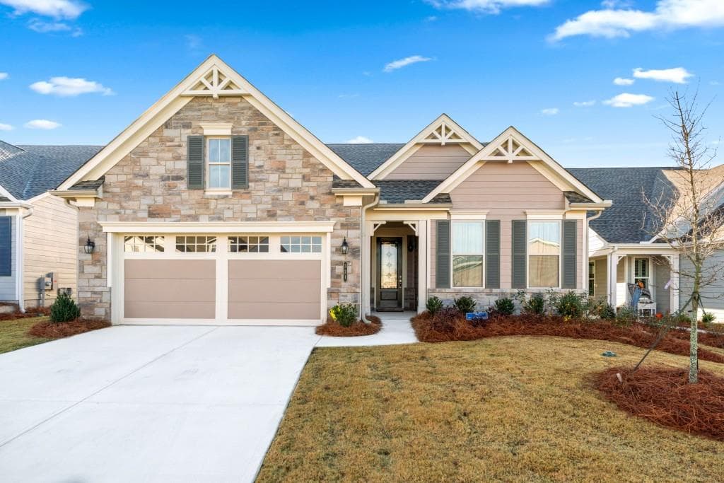 2 bedroom, 2 bathroom, 2,027 sq ft single family residence for sale at 321 Bear Way, Hoschton, GA 30548 — photo 4