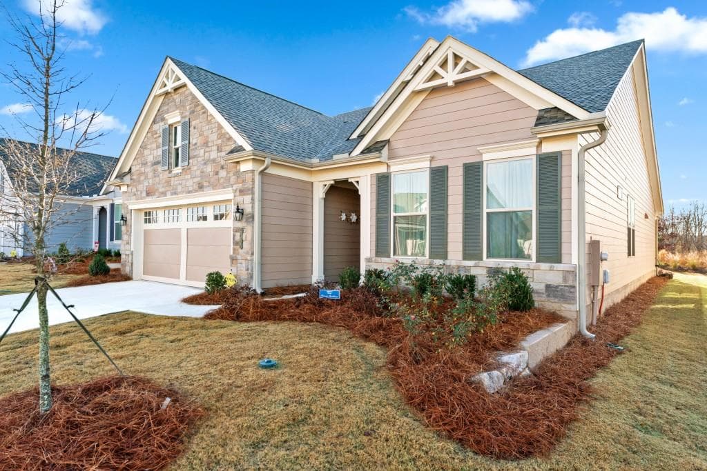 2 bedroom, 2 bathroom, 2,027 sq ft single family residence for sale at 321 Bear Way, Hoschton, GA 30548 — photo 5