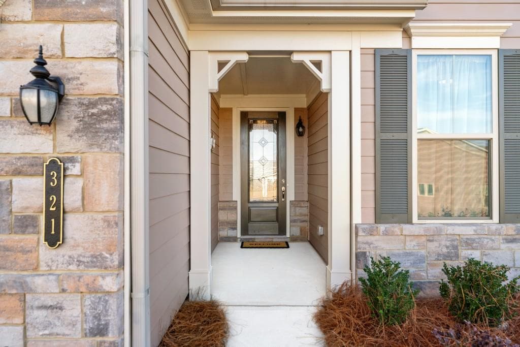 2 bedroom, 2 bathroom, 2,027 sq ft single family residence for sale at 321 Bear Way, Hoschton, GA 30548 — photo 6