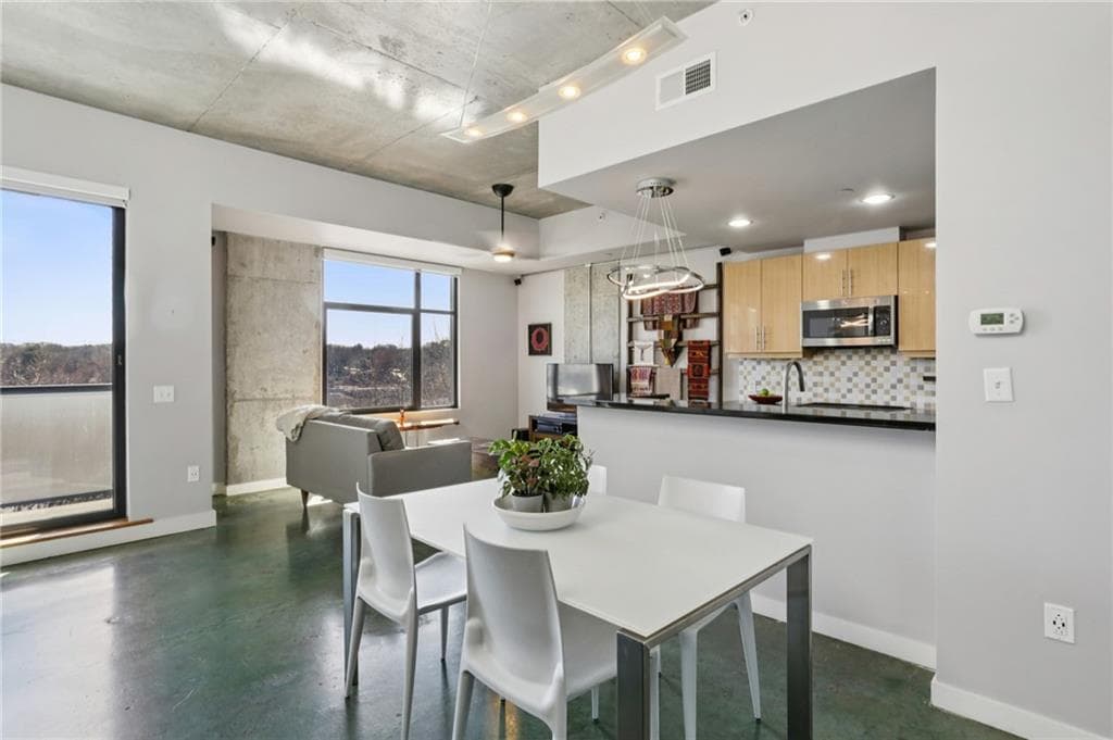 2 bedroom, 2 bathroom, 1,580 sq ft condominium for sale at 335 W Ponce De Leon Avenue 606, Decatur, GA 30030 — photo 7