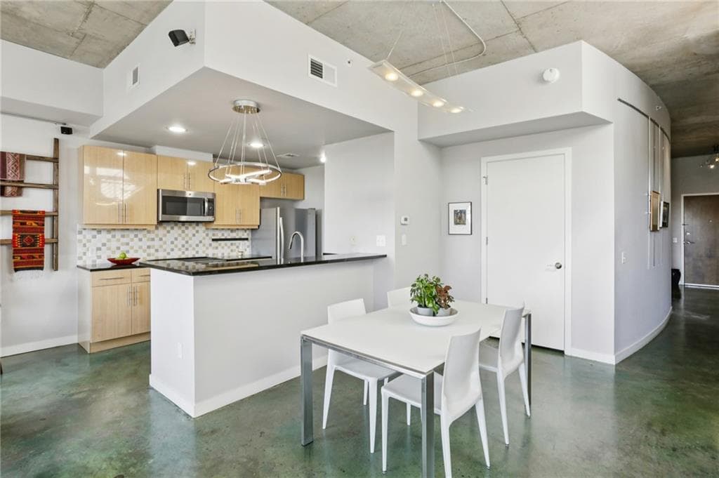 2 bedroom, 2 bathroom, 1,580 sq ft condominium for sale at 335 W Ponce De Leon Avenue 606, Decatur, GA 30030 — photo 4