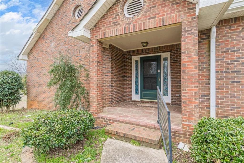3 bedroom, 2 bathroom, 2,214 sq ft single family residence for sale at 1380 Elliott Road, Mcdonough, GA 30252 — photo 4