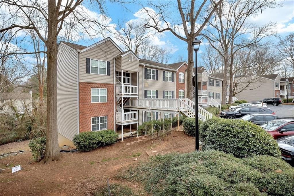 330 Teal Court, Roswell, GA 30076 — most recent listing photo