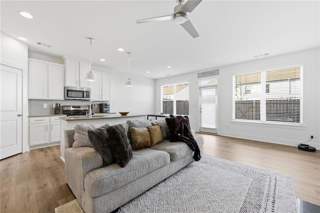 3 bedroom, 3 bathroom, 1,808 sq ft townhouse for sale at 1884 Aron Lane, Conyers, GA 30013 — photo 6