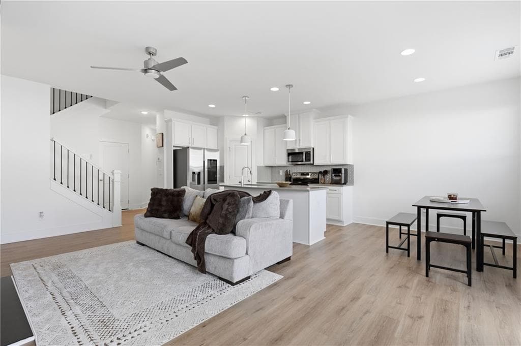 3 bedroom, 3 bathroom, 1,808 sq ft townhouse for sale at 1884 Aron Lane, Conyers, GA 30013 — photo 7