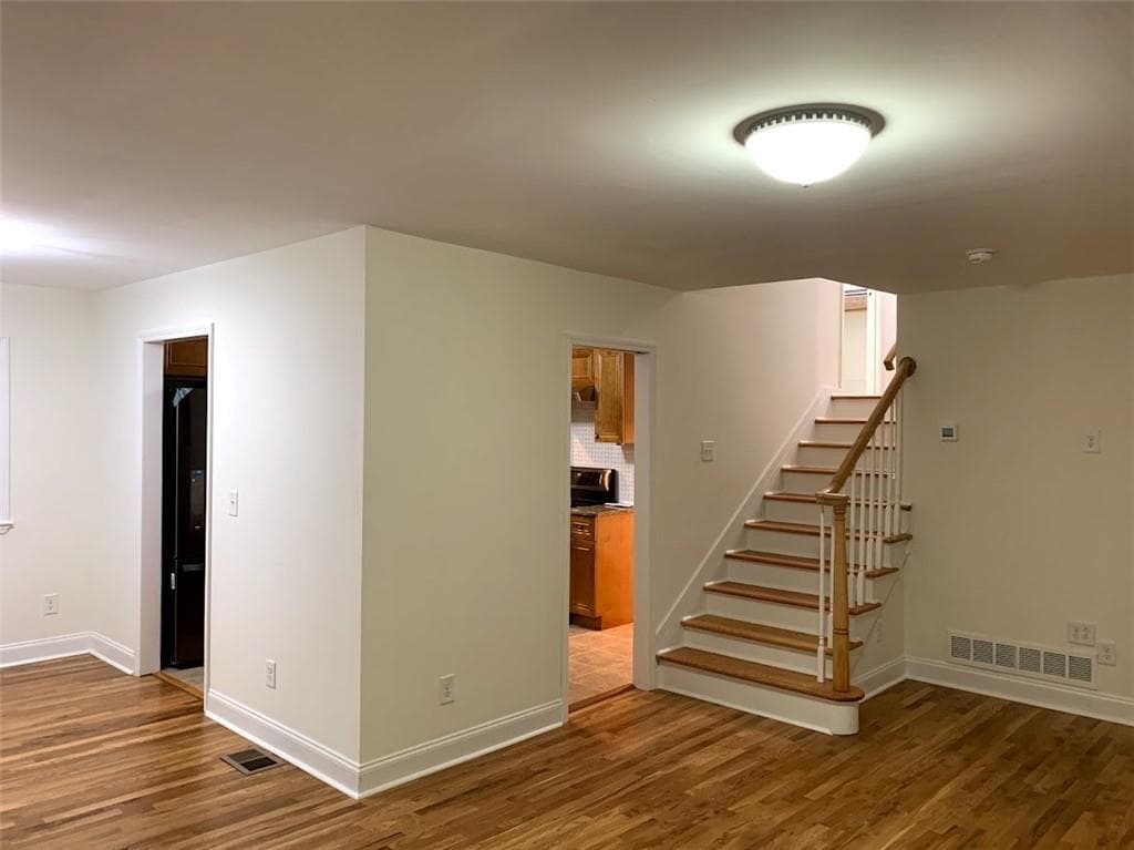 5 bedroom, 3 bathroom, 2,353 sq ft single family residence for sale at 3019 Trafalgar Way, Chamblee, GA 30341 — photo 2