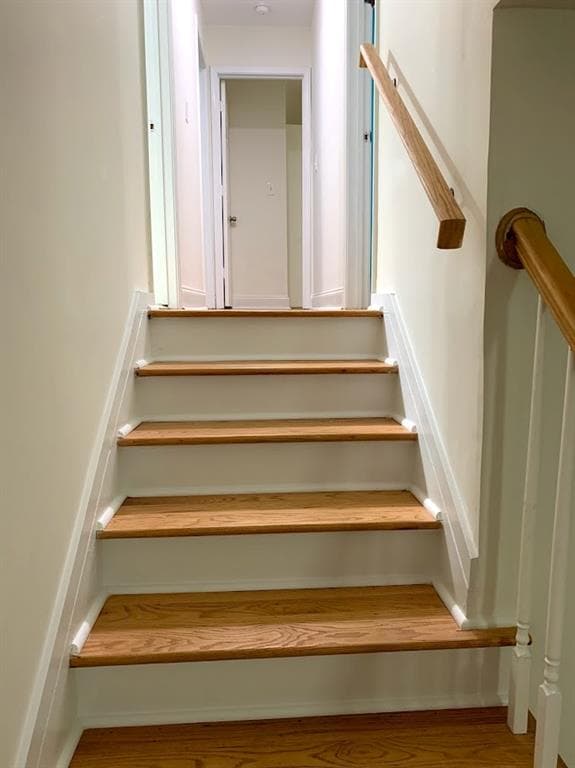 5 bedroom, 3 bathroom, 2,353 sq ft single family residence for sale at 3019 Trafalgar Way, Chamblee, GA 30341 — photo 8