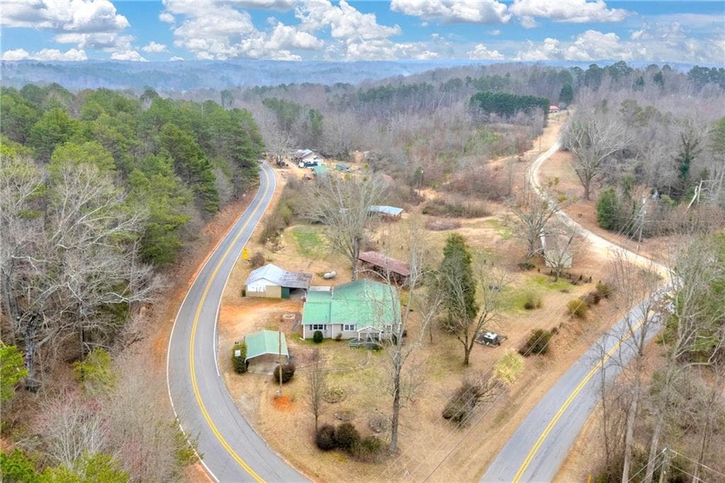 2 bedroom, 1 bathroom, 1,616 sq ft single family residence sold at 1707 Buena Vista Drive, Toccoa, GA 30577