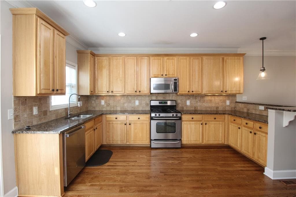 3 bedroom, 4 bathroom, 2,528 sq ft townhouse for sale at 802 Glen Ivy, Marietta, GA 30062 — photo 10