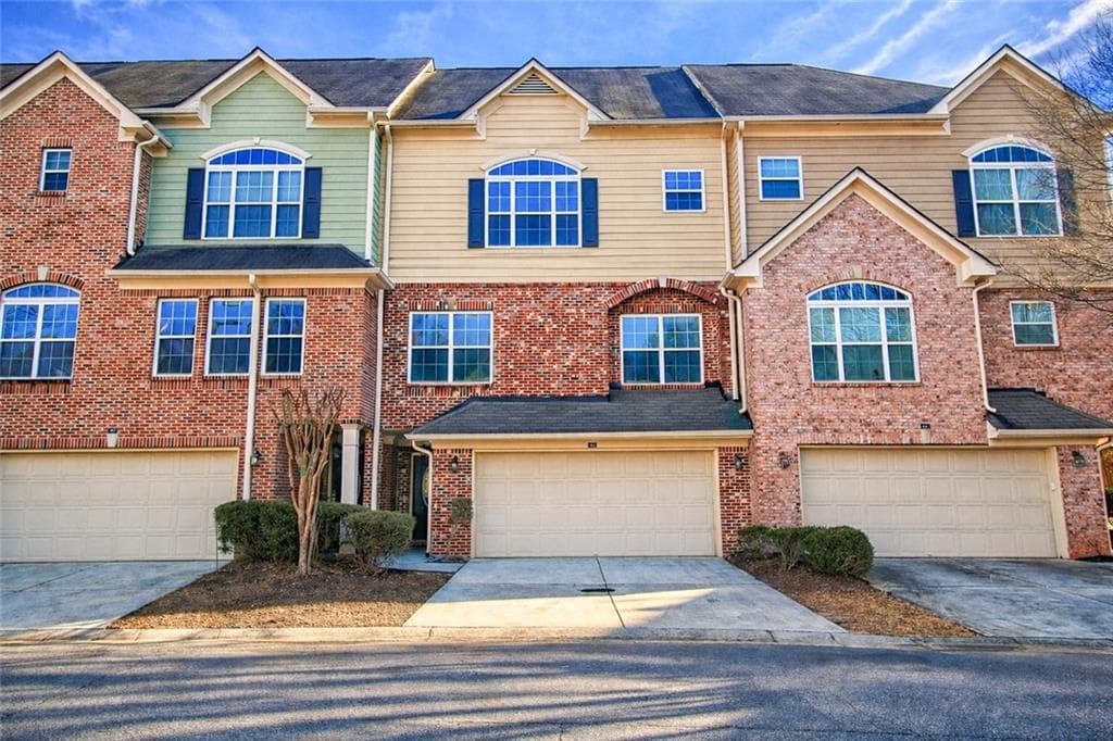 3 bedroom, 4 bathroom, 2,528 sq ft townhouse for sale at 802 Glen Ivy, Marietta, GA 30062 — photo 3