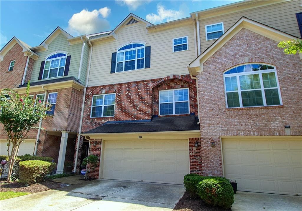 3 bedroom, 4 bathroom, 2,528 sq ft townhouse for sale at 802 Glen Ivy, Marietta, GA 30062 — photo 2