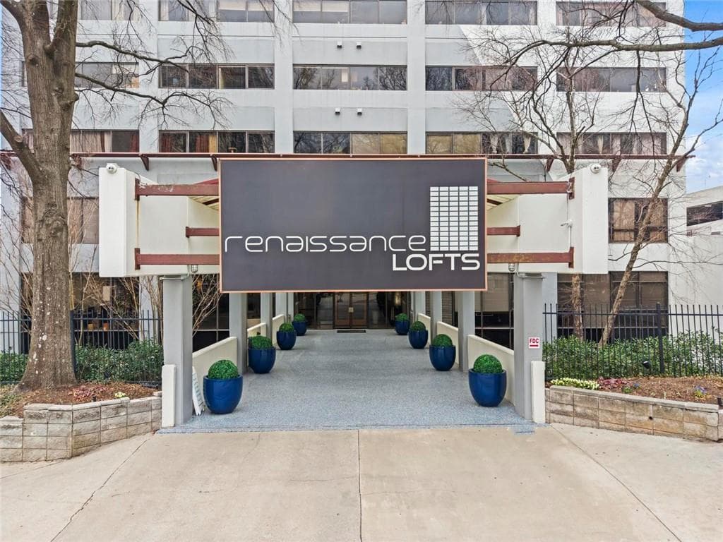 1 bedroom, 1 bathroom, 520 sq ft condominium under contract at 120 Ralph Mcgill Boulevard 703, Atlanta, GA 30308 — photo 3