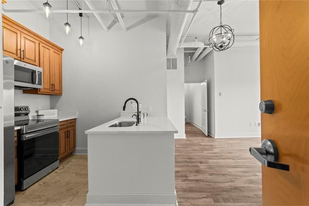 1 bedroom, 1 bathroom, 520 sq ft condominium under contract at 120 Ralph Mcgill Boulevard 703, Atlanta, GA 30308 — photo 5