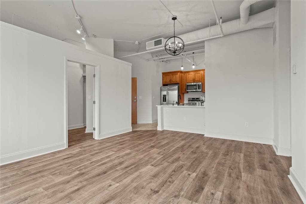 1 bedroom, 1 bathroom, 520 sq ft condominium under contract at 120 Ralph Mcgill Boulevard 703, Atlanta, GA 30308 — photo 8