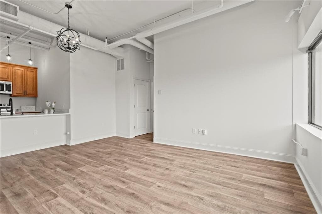 1 bedroom, 1 bathroom, 520 sq ft condominium under contract at 120 Ralph Mcgill Boulevard 703, Atlanta, GA 30308 — photo 9