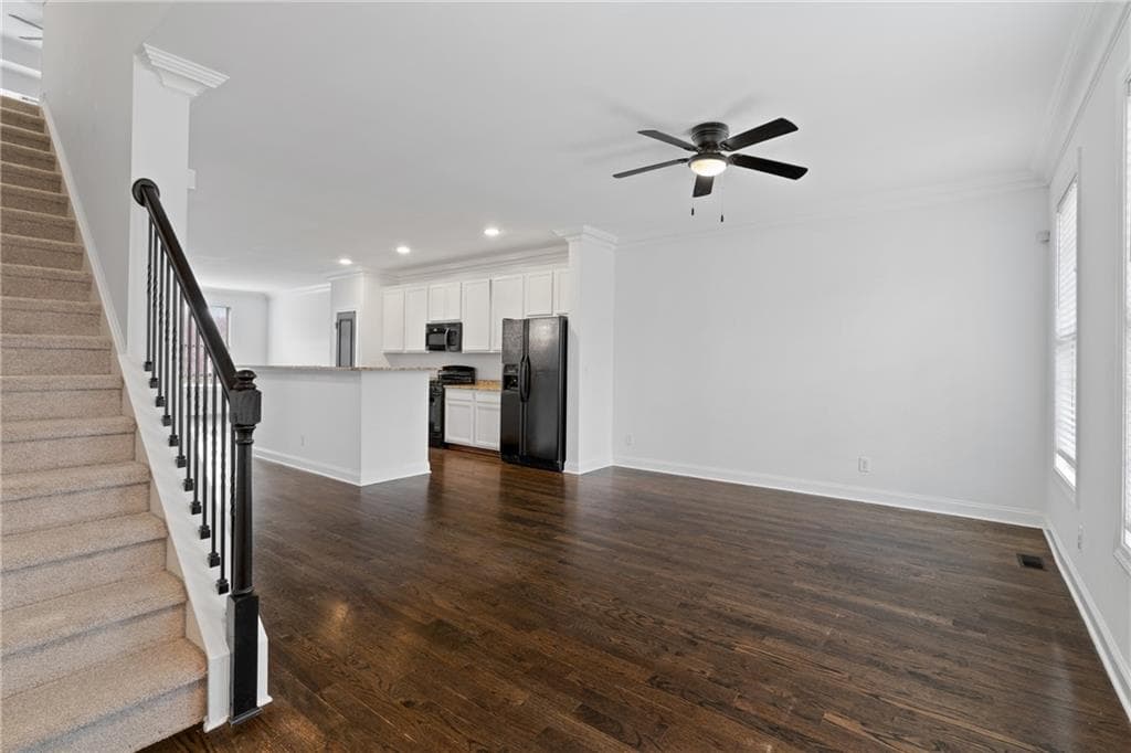 3 bedroom, 4 bathroom, 2,260 sq ft townhouse under contract at 7054 Elmwood Ridge Court, Atlanta, GA 30340 — photo 3
