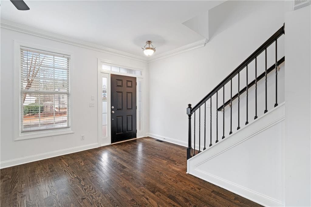 3 bedroom, 4 bathroom, 2,260 sq ft townhouse under contract at 7054 Elmwood Ridge Court, Atlanta, GA 30340 — photo 5