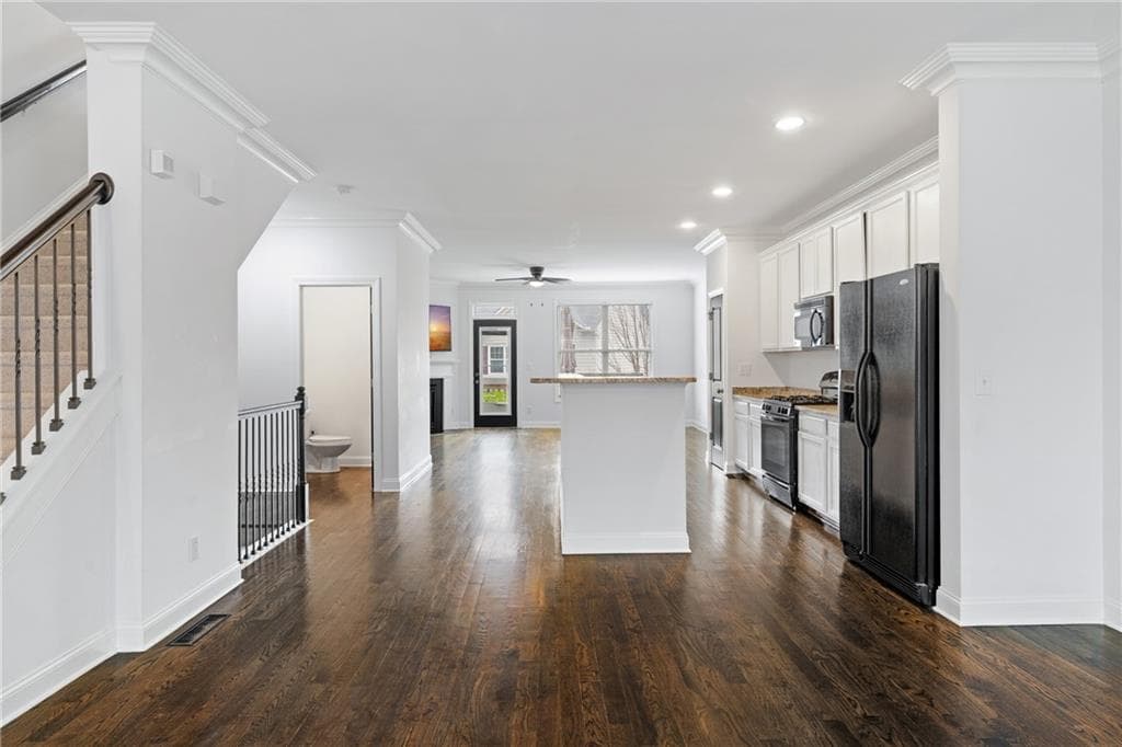 3 bedroom, 4 bathroom, 2,260 sq ft townhouse under contract at 7054 Elmwood Ridge Court, Atlanta, GA 30340 — photo 7