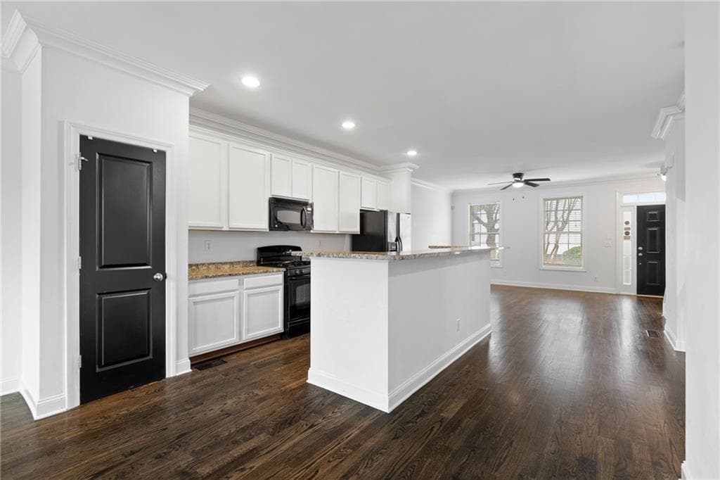3 bedroom, 4 bathroom, 2,260 sq ft townhouse under contract at 7054 Elmwood Ridge Court, Atlanta, GA 30340 — photo 10