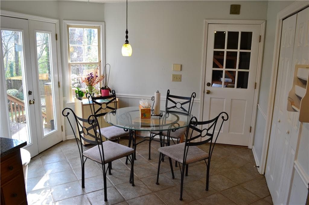 4 bedroom, 3 bathroom, 2,397 sq ft single family residence for sale at 1530 N Milford Creek Lane, Marietta, GA 30008 — photo 8