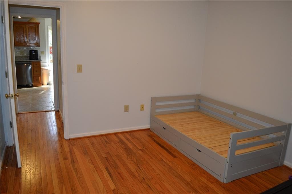4 bedroom, 3 bathroom, 2,397 sq ft single family residence for sale at 1530 N Milford Creek Lane, Marietta, GA 30008 — photo 10
